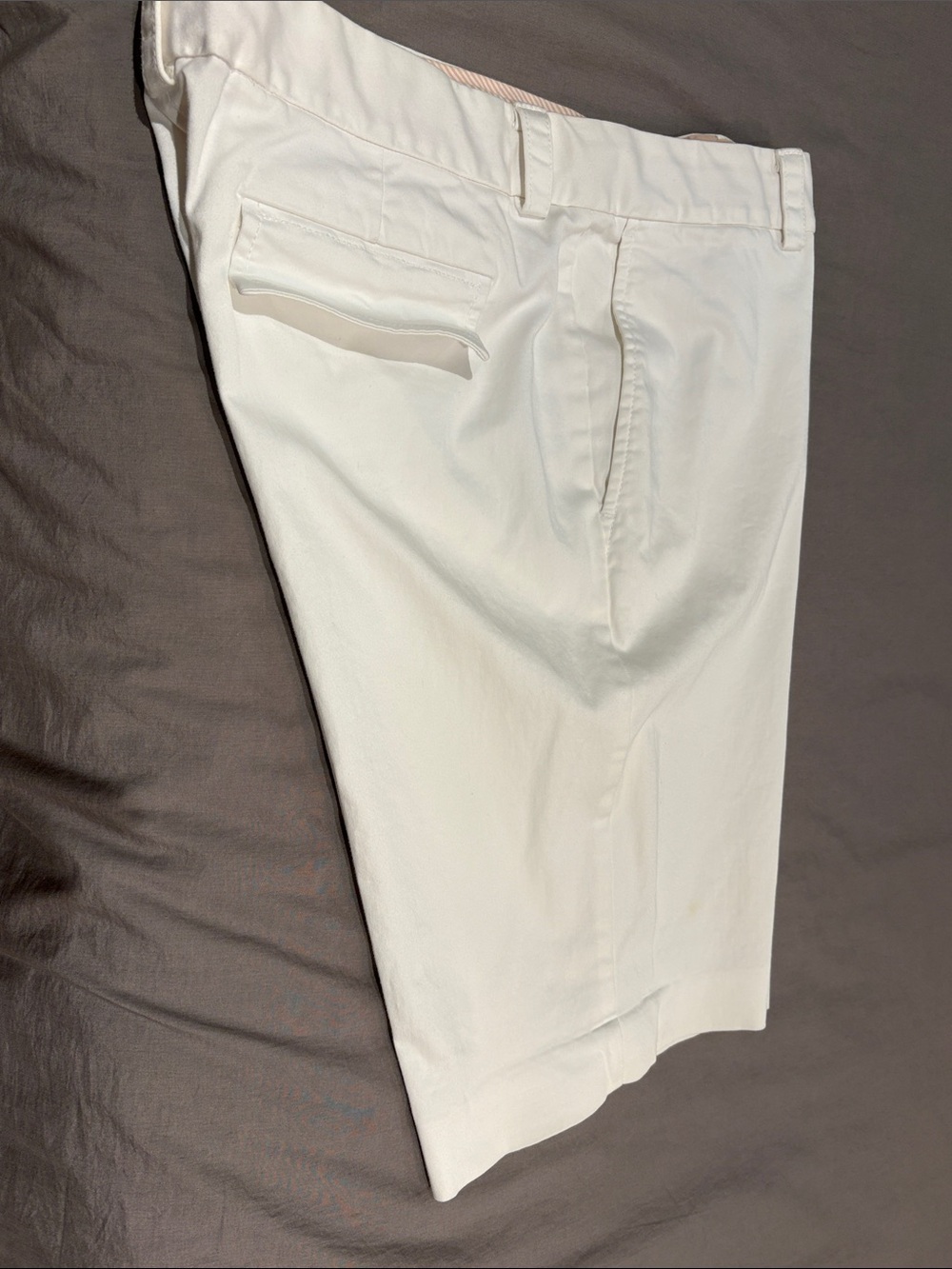 Banana Republic White Women’s Bermuda Shorts - Picture 3 of 6